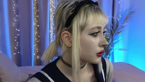 Rraffaellka online show from 04.19.26