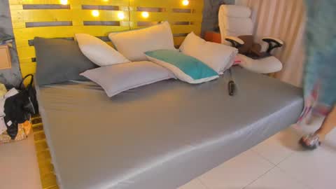 Snapshot of rubi_lovee chatting on 02.19.25 Rubi online show from 02.19.25