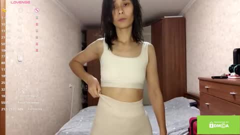 Snapshot of rubyejakobson chatting on 10.15.25 Leslie online show from 10.15.25