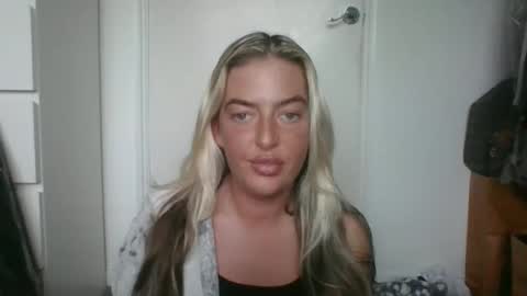 Snapshot of rubyredxxxoxxx chatting on 12.31.24 rubyredxxxoxxx online show from 12.31.24