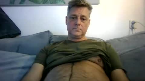 Snapshot of rudeski chatting on 12.27.24 rudeski online show from 12.27.24