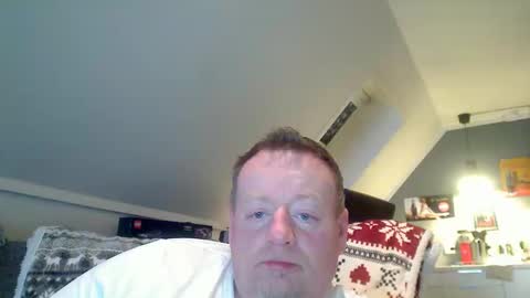 Snapshot of runepetter chatting on 01.01.25 bignorwegian online show from 01.01.25