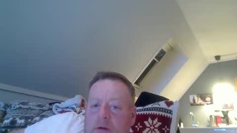 Snapshot of runepetter chatting on 02.17.25 bignorwegian online show from 02.17.25