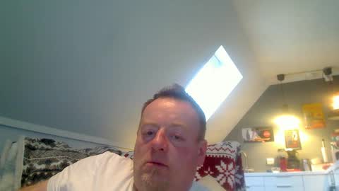 Snapshot of runepetter chatting on 02.22.25 bignorwegian online show from 02.22.25