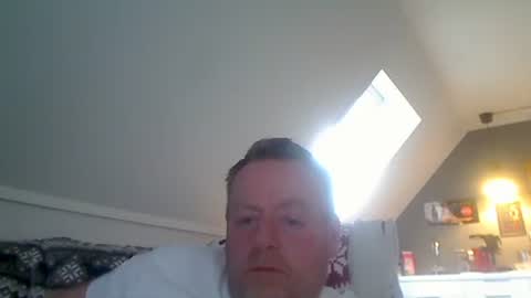 Snapshot of runepetter chatting on 03.09.25 bignorwegian online show from 03.09.25