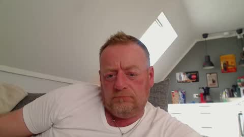 Snapshot of runepetter chatting on 09.13.25 bignorwegian online show from 09.13.25