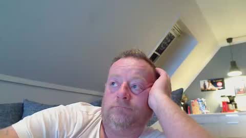 Snapshot of runepetter chatting on 09.16.25 bignorwegian online show from 09.16.25