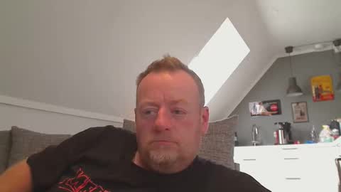 Snapshot of runepetter chatting on 09.24.25 bignorwegian online show from 09.24.25