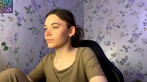 Snapshot of rusmedium chatting on 06.02.26 Lisa and Vlad online show from 06.02.26