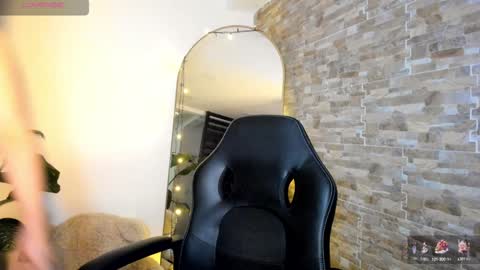 Lorenn online show from 12.24.24