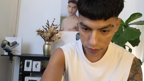  R U S S E L L  online show from 04.09.26