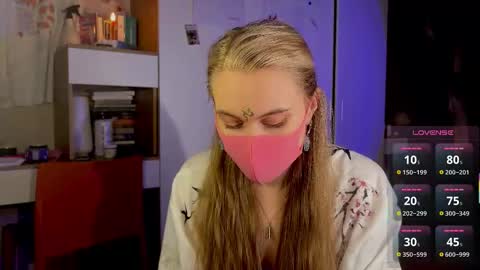 Snapshot of russian_sexy_girl5 chatting on 11.07.25 Mary online show from 11.07.25