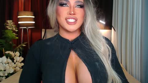 Snapshot of ruthlessmistressx chatting on 12.29.24 Samantha online show from 12.29.24