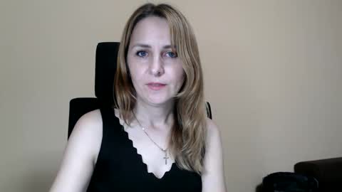 Snapshot of ruthpark chatting on 10.05.25 Ruth online show from 10.05.25