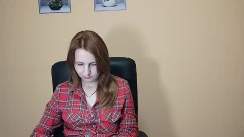 Snapshot of ruthpark chatting on 06.17.26 Ruth online show from 06.17.26