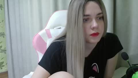 Snapshot of ruthsimp chatting on 12.02.25 Tanyushka online show from 12.02.25