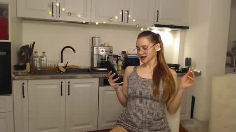 Snapshot of ruxandradanny chatting on 12.19.24 ruxandradanny online show from 12.19.24