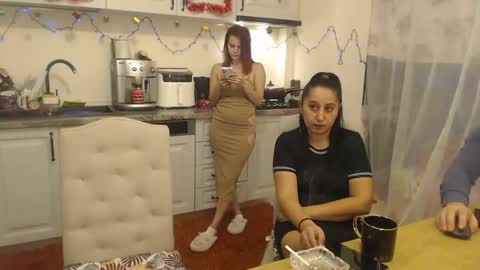 Snapshot of ruxandradanny chatting on 01.27.25 ruxandradanny online show from 01.27.25