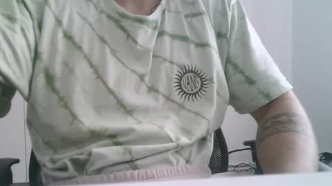 Snapshot of ryanhoffmann15 chatting on 10.21.25 ryanhoffmann15 online show from 10.21.25