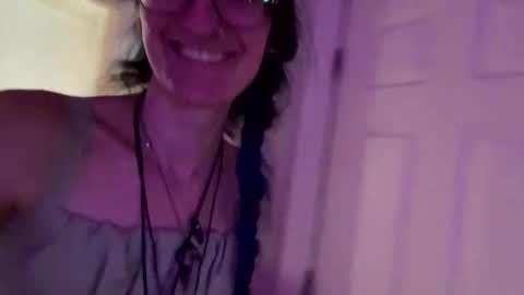 Snapshot of ryn_michele chatting on 10.24.25 Ryn Michele online show from 10.24.25