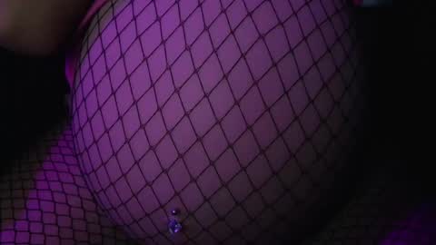 Snapshot of rynn_x chatting on 05.30.26 SINGLE WIDOWED MOM online show from 05.30.26