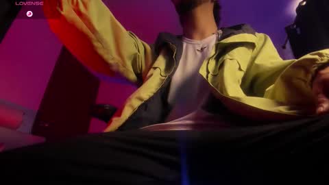 Snapshot of s_sven chatting on 12.17.25 Steven Independent online show from 12.17.25