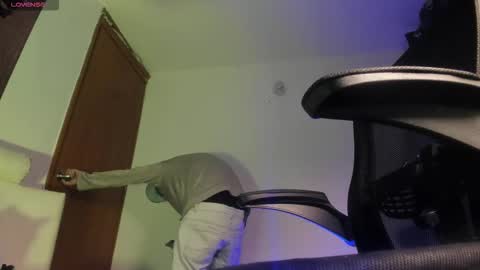 Snapshot of s_sven chatting on 12.22.25 Steven Independent online show from 12.22.25