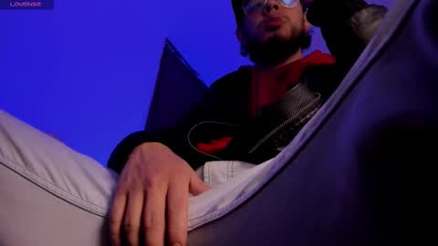 Snapshot of s_sven chatting on 02.10.26 Steven Independent online show from 02.10.26