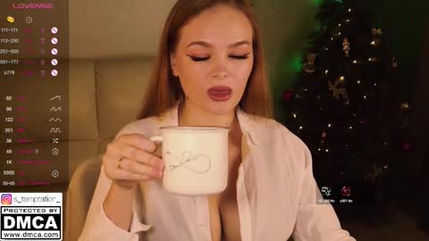 Snapshot of s_temptation chatting on 12.22.25 Sonya online show from 12.22.25