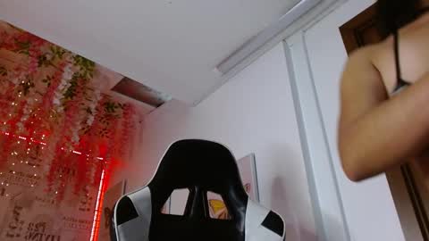 1 online show from 01.10.26