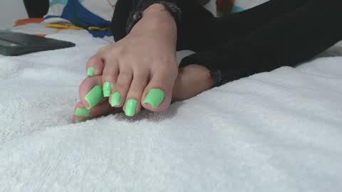 saaramiller     online show from 12.11.24