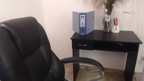 Snapshot of sabriinaa_fox chatting on 04.30.26 sabriinaa fox online show from 04.30.26