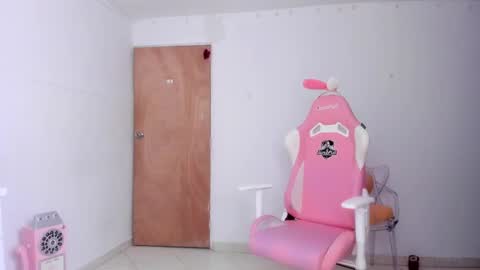 Snapshot of sabrina_geek chatting on 02.26.25 sabrina_geek online show from 02.26.25