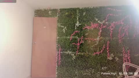 Snapshot of sabrina_geek chatting on 10.25.25 sabrina_geek online show from 10.25.25