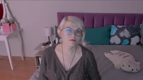 Sabrina MacMarren online show from 01.26.25