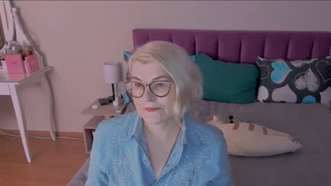 Sabrina MacMarren online show from 01.28.25