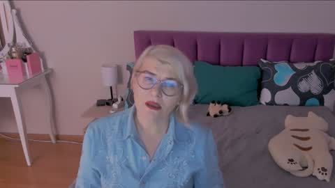 Sabrina MacMarren online show from 01.28.25