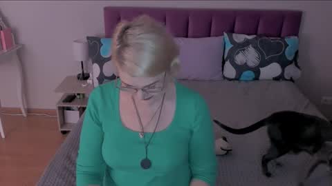 Sabrina MacMarren online show from 02.18.25