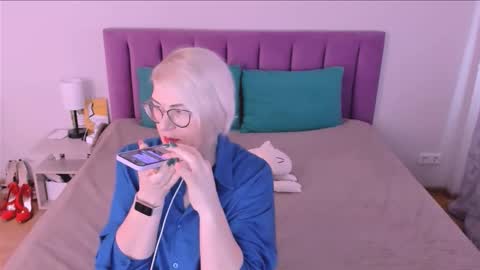 Sabrina MacMarren online show from 10.24.25