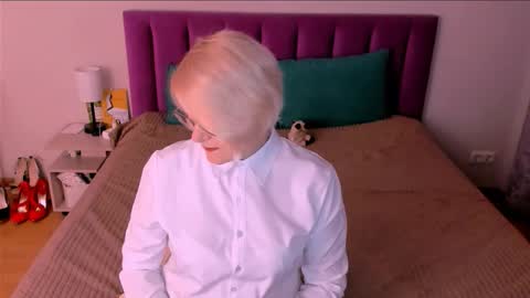 Sabrina MacMarren online show from 10.27.25