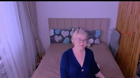 Sabrina MacMarren online show from 04.07.26