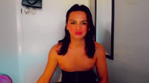 Snapshot of sacha_candy chatting on 01.15.25 Sacha online show from 01.15.25