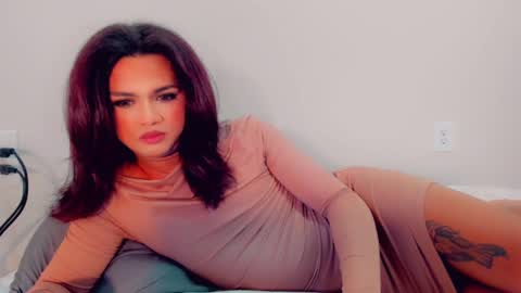 Snapshot of sacha_candy chatting on 02.08.25 Sacha online show from 02.08.25