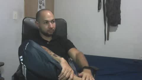 Snapshot of sachiel_moi chatting on 01.05.25 sachiel_moi online show from 01.05.25
