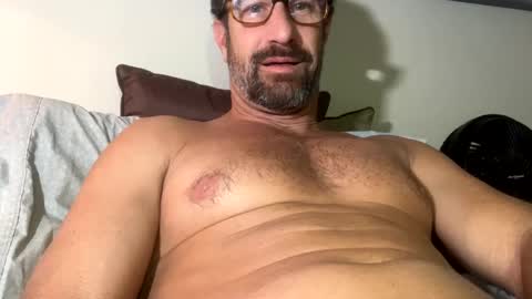 Snapshot of sackskincreamer chatting on 01.06.25 R online show from 01.06.25