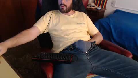 Snapshot of sacoa chatting on 10.27.25 Sacoa online show from 10.27.25