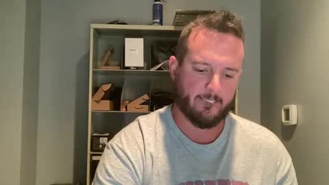 Snapshot of sacredroses chatting on 10.15.25 sacredroses online show from 10.15.25