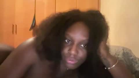 Snapshot of sade991803 chatting on 05.18.26 Onika online show from 05.18.26