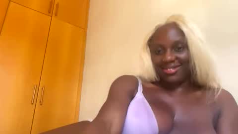 Snapshot of sade991803 chatting on 06.10.26 Onika online show from 06.10.26
