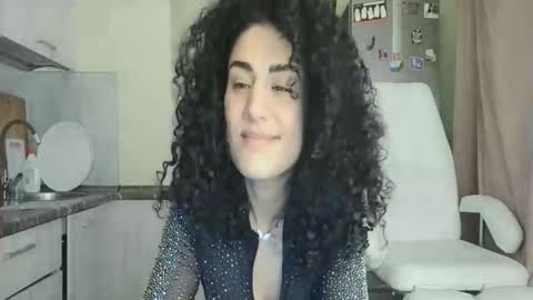 Snapshot of safari_xx chatting on 11.26.25 Queen online show from 11.26.25